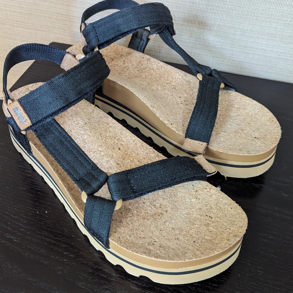 Reef Cushion Rem Hi sandals, black & tan, size 10